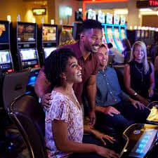 Antarmuka aplikasi VIW108 menu utama slot taruhan olahraga tembak ikan live casino mobile